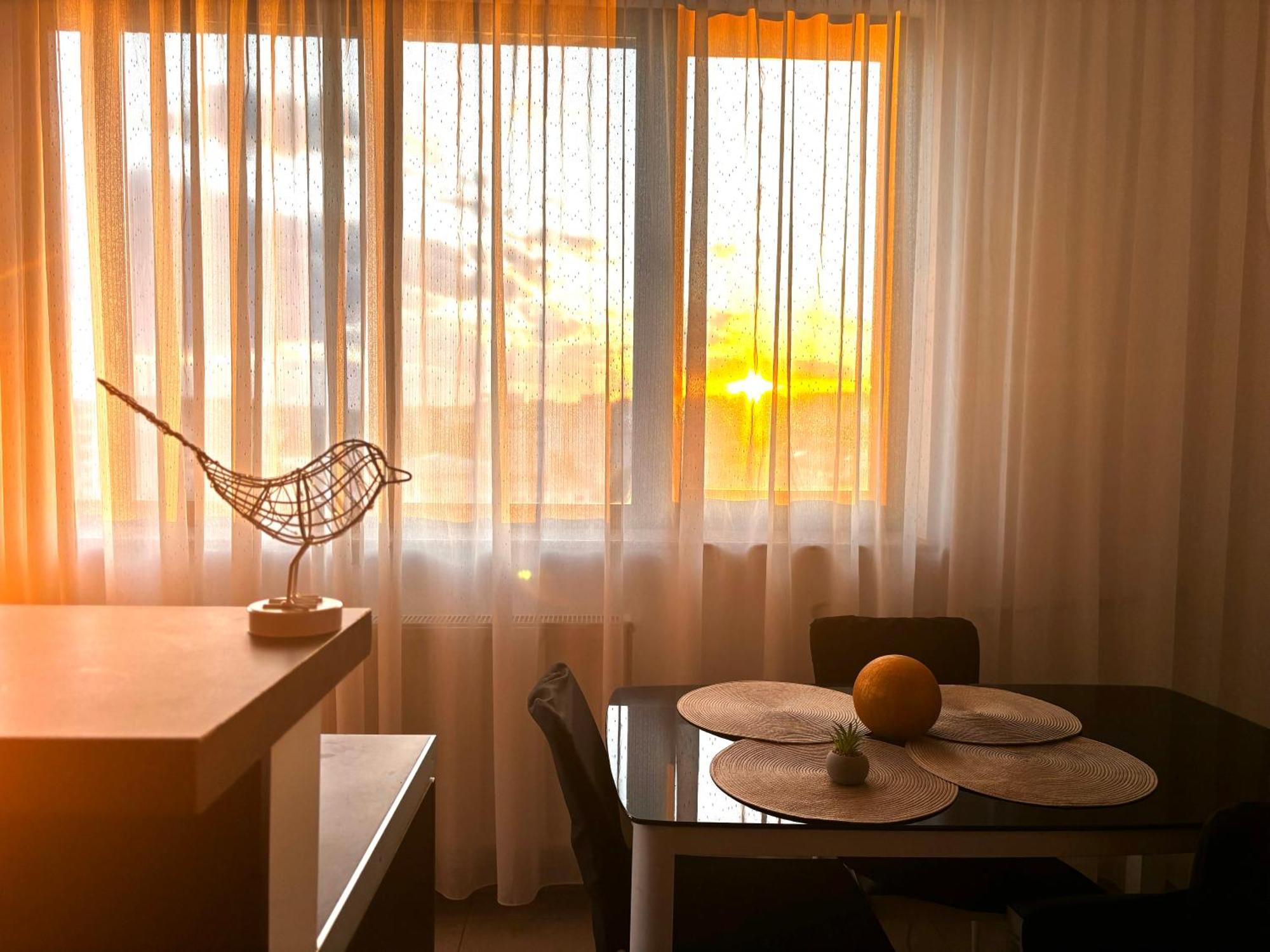 Taste Of Iasi - Two Room Apartment - Central - Sunset Touch Exterior photo