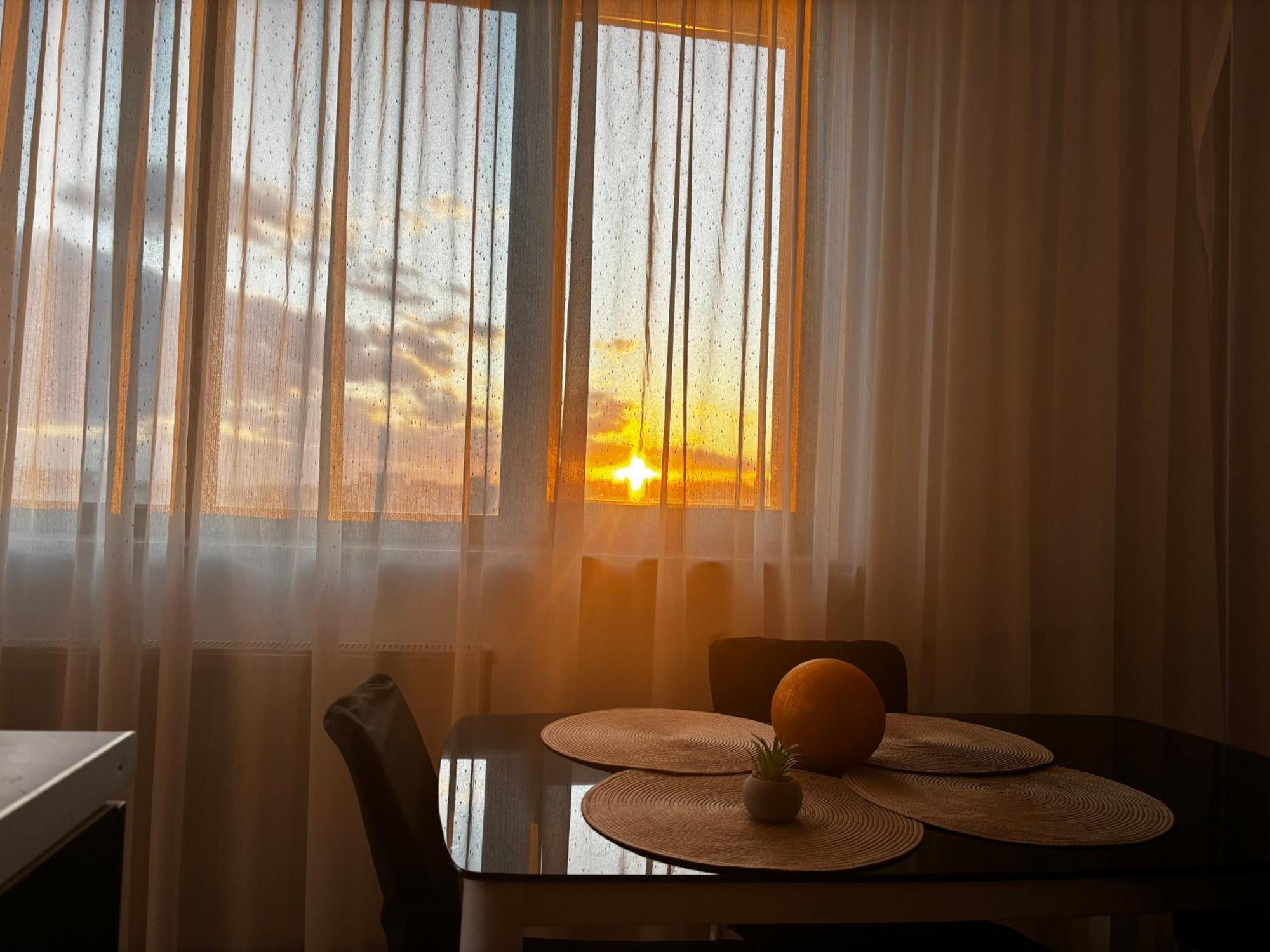 Taste Of Iasi - Two Room Apartment - Central - Sunset Touch Exterior photo